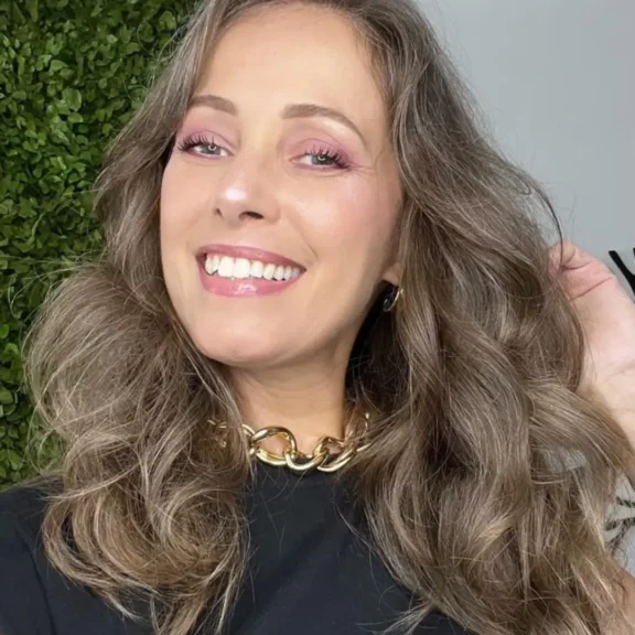 Queda de cabelo na mulher após os 40: 7 sinais de alerta 2 anapenzin cabelo
