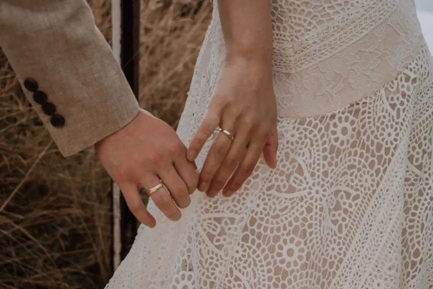 9 modelos de vestido simples pra casamento civil que parecem de grife e custam pouco