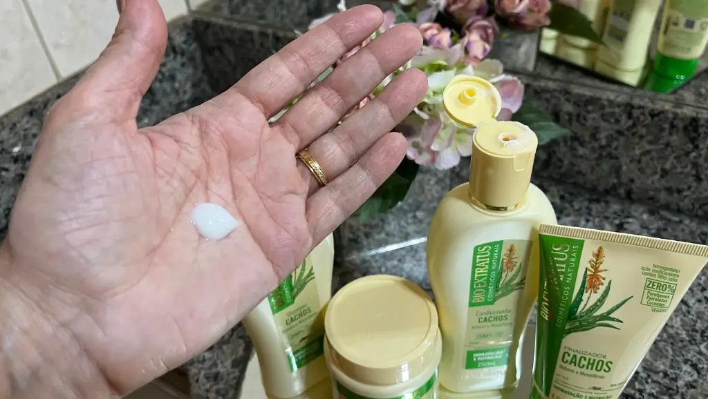Linha Cachos Bio Extratus: RESENHA! 4 condicionador bio