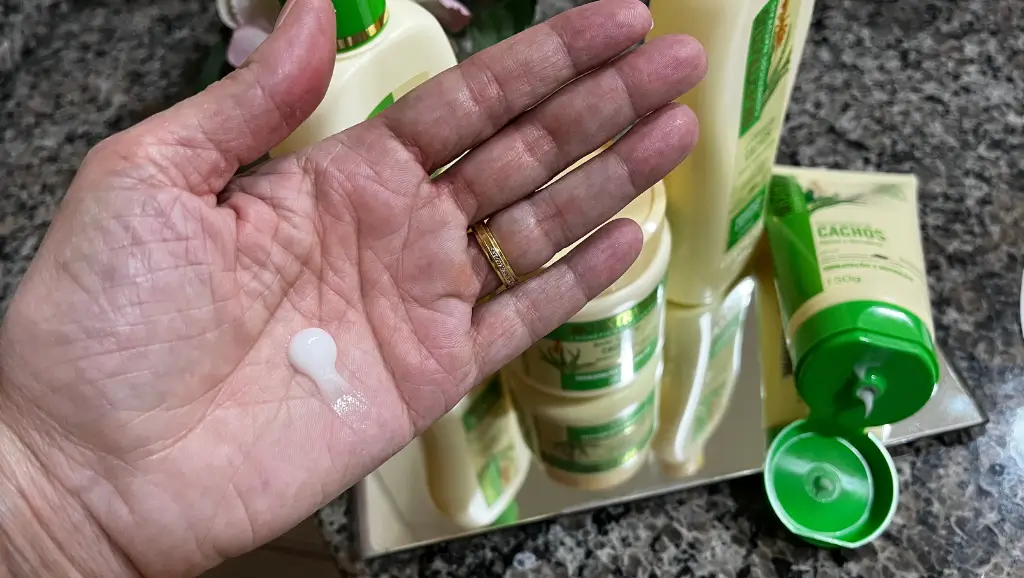 Linha Cachos Bio Extratus: RESENHA! 5 finalizador bio